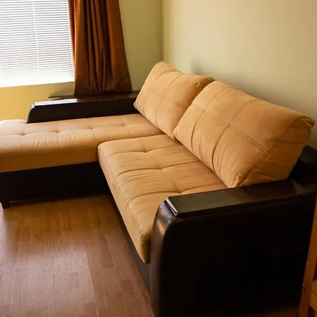 Couch Apartment *
