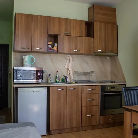 Couch Apartment *